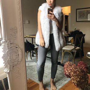 fox fur vest white size small looks like Chanel